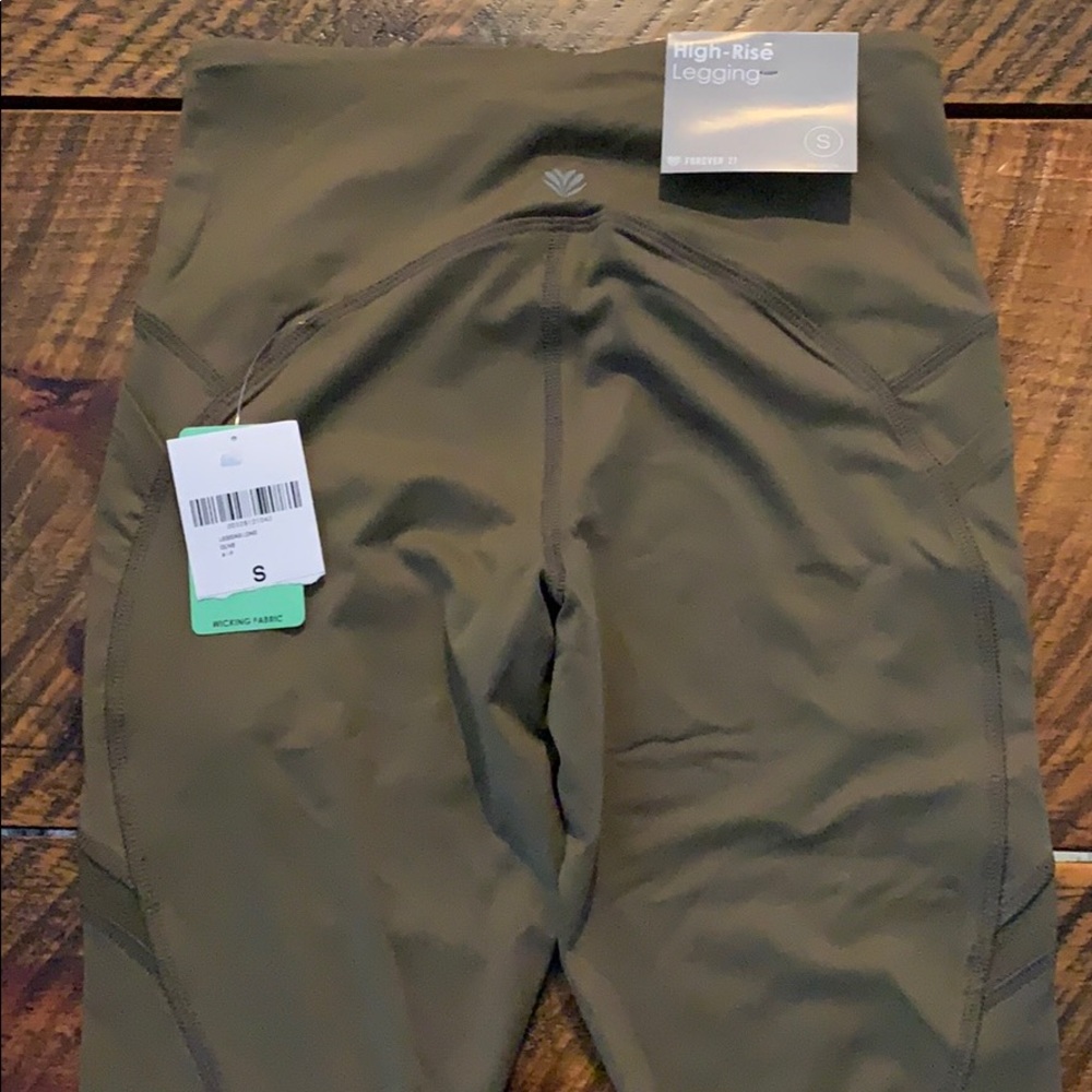 High Rise Leggings - Picture 2 of 3